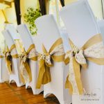 Noeuds de chaises en jute et dentelle